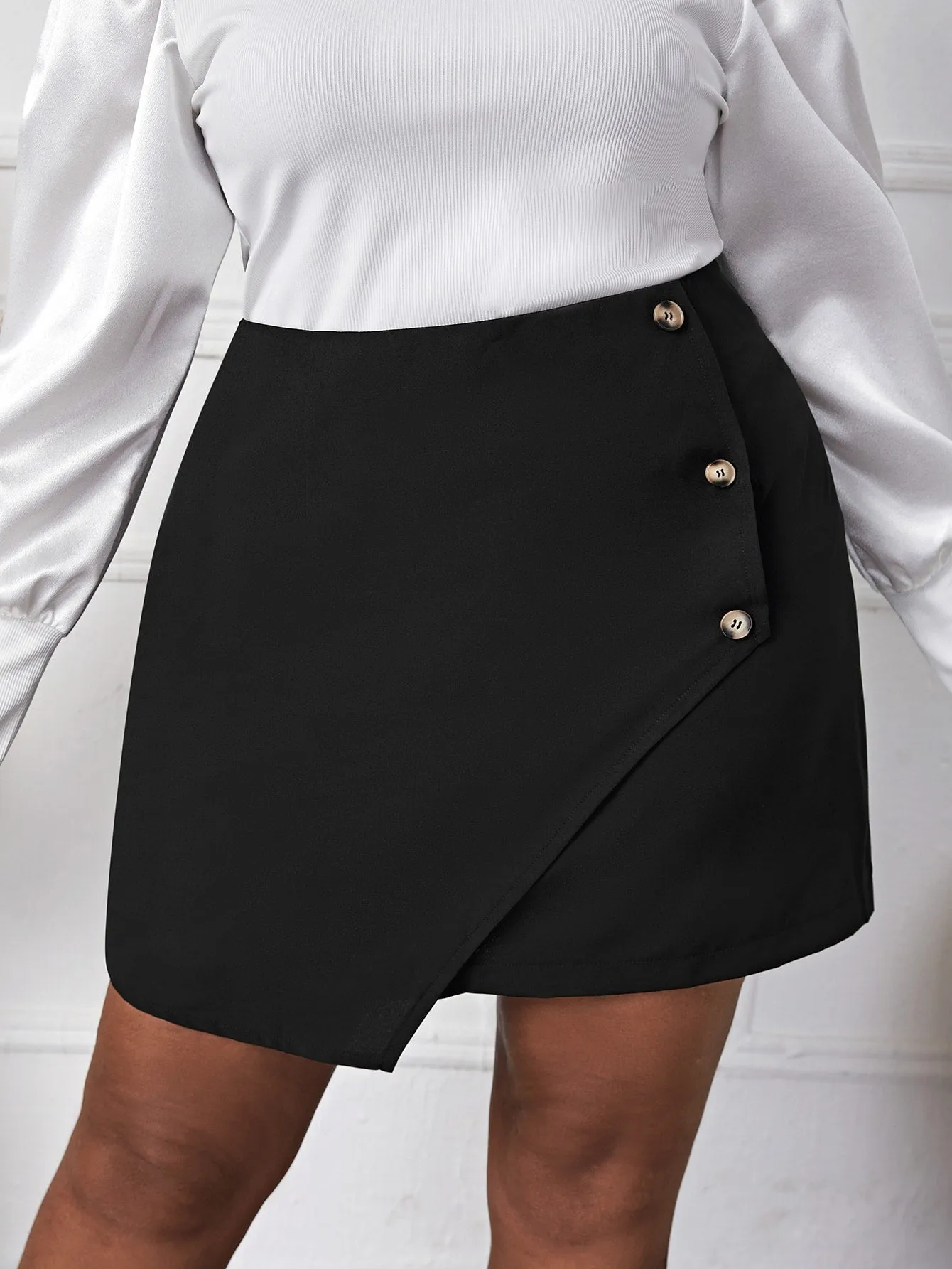 Plain Button Mini Plus Size Skirt